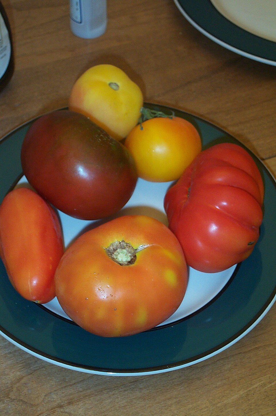 Heirloom tomatoes — diverse colors and varieties